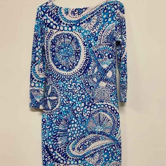 Lilly Pulitzer boat neck, knee length dress. - Picture 2 of 3